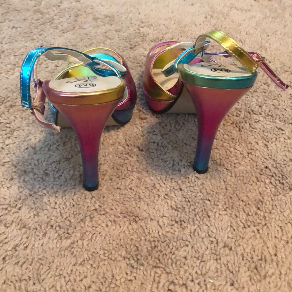 Heels - Picture 4 of 4